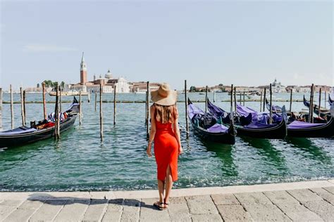 Escort in venice  Prices range from €60 to €910 (US$ 65 to US$ 999), the average cost advertised is €284 (US$ 311)